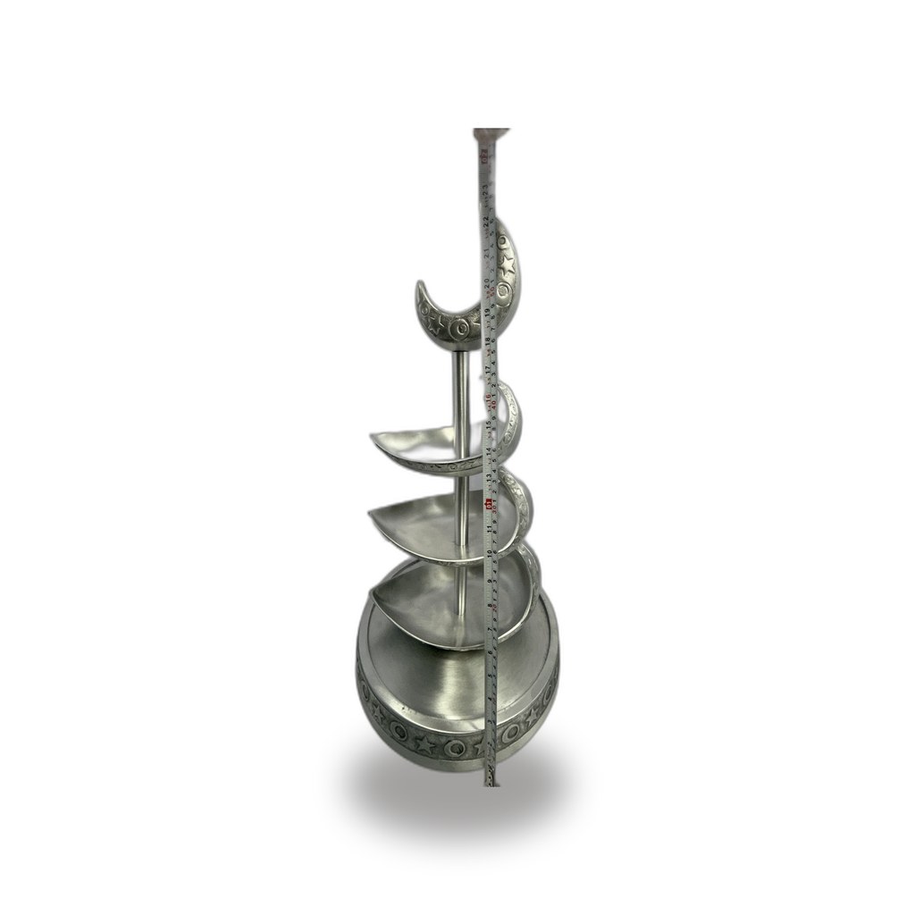Aluminium Leaf Tiered Serving Stand 58 — tray detail view