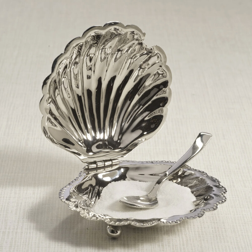 Sea shell scallop dish